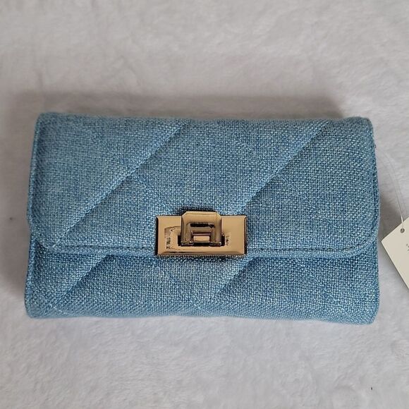 NWT Francesca's Diamond Quilted crossbody wallet Blue - Picture 1 of 8